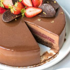 MILK BITTER CHOCOLATE PASTE - CAFFAREL 5 KG | Caffarel | Certifications: gluten free; Pack: bucket of 5 kg. | Pinnacle of the Ca