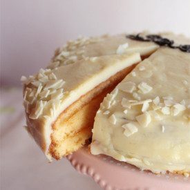 WHITE BITTER CHOCOLATE PASTE - CAFFAREL 5 KG | Caffarel | Certifications: gluten free; Pack: bucket of 5 kg. | Pinnacle of the C