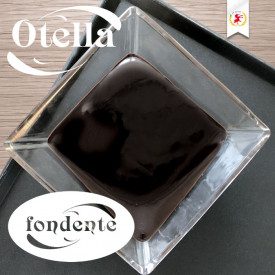 CREMINO OTELLA DARK | Elenka | Pack: buckets of 3 kg.; Product family: cream ripples | Dark Cocoa Cream for the preparation of t