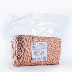 WHOLE HAZELNUTS | Elenka | Pack: bags of 5 kg.; Product family: dried fruits and crunchies  | Whole hazelnuts for decorations.