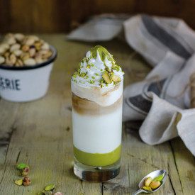 LOVERIA PISTACHIO CREAM IN JAR - 1,2 kg. | Leagel | bucket of 1,2 kg. | Versatile pistachio cream for dessert rippling and ice c