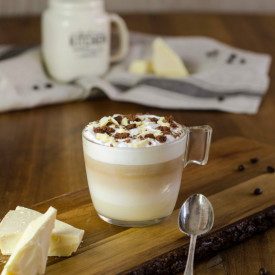 Buy LOVERIA WHITE CREAM IN JAR - 1,2 kg. | Leagel | bucket of 1,2 kg. | Versatile white chocolate cream for dessert rippling and