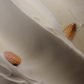 ROASTED ALMOND PASTE 2,5 KG. - ELENKA | Elenka | Pack: buckets of 2.5 kg.; Product family: flavoring pastes | Pure Sicilian almo