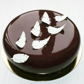 Buy DARK CHOCOLATE MIRROR GLAZE | Leagel | jar of 1,5 kg. | Dark Chocolate mirror glaze for cakes.