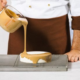 Buy CREMOSETTE ALMOND 5,5 KG. - SPREADABLE PASTRY CREAM LEAGEL | Leagel | bucket of 5,5 kg. | Almond cream for filling croissant