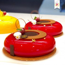 Buy CHERRY GLAZING FOR CAKES - 3 KG. ELENKA | Elenka | bucket of 3 kg. | Black cherry mirror glaze, dark red.