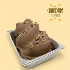 GIANDUIA MESSINA PASTE ELENKA | Elenka | Pack: bucket of 3 kg.; Product family: nut pastes | Gianduia paste, with an intense, pe