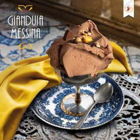 GIANDUIA MESSINA PASTE ELENKA | Elenka | Pack: bucket of 3 kg.; Product family: nut pastes | Gianduia paste, with an intense, pe