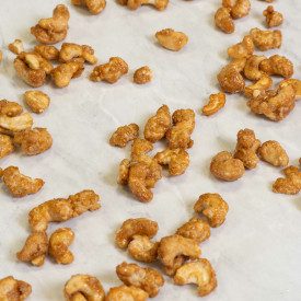 HONEY AND SALT COATED CASHEWS - 2 KG. LEAGEL | Leagel | bag of 2 kg. | Cashews are among the trendiest nuts of the moment. Enric